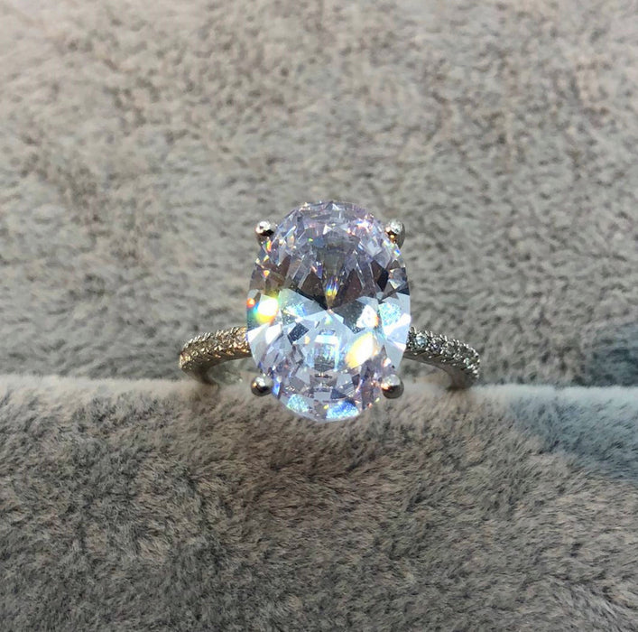 Women's Ring with Diamonds