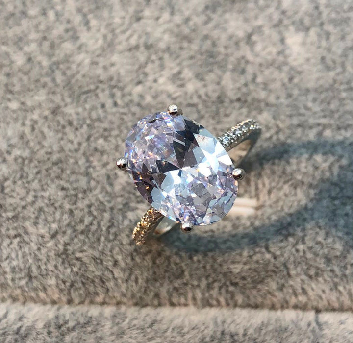 Women's Ring with Diamonds